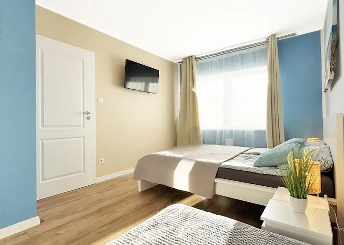 Aston Debina Debina (Ustka)